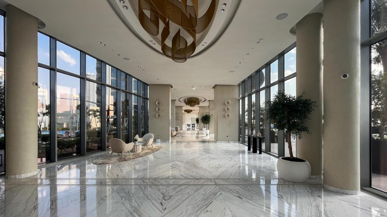 Waves Holiday Home - Waterfront Apartment With Breathtaking Sea Views دبي المظهر الخارجي الصورة