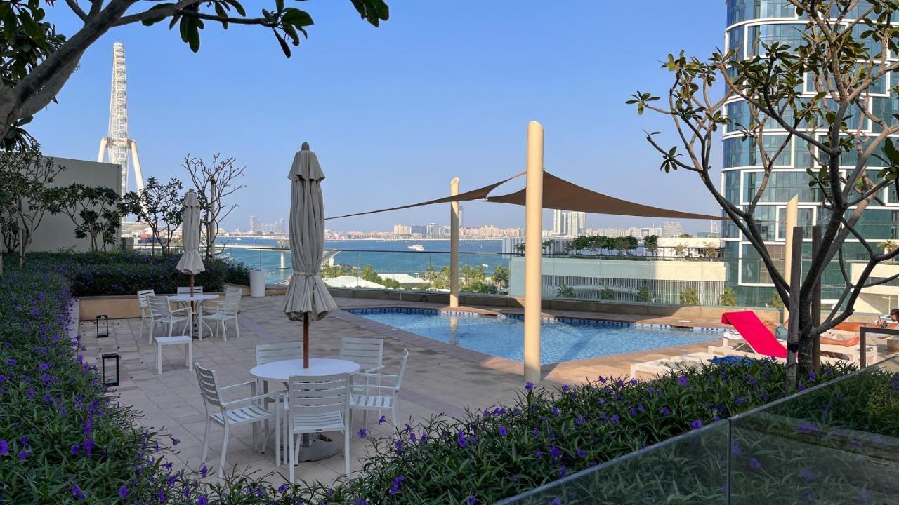 Waves Holiday Home - Waterfront Apartment With Breathtaking Sea Views دبي المظهر الخارجي الصورة