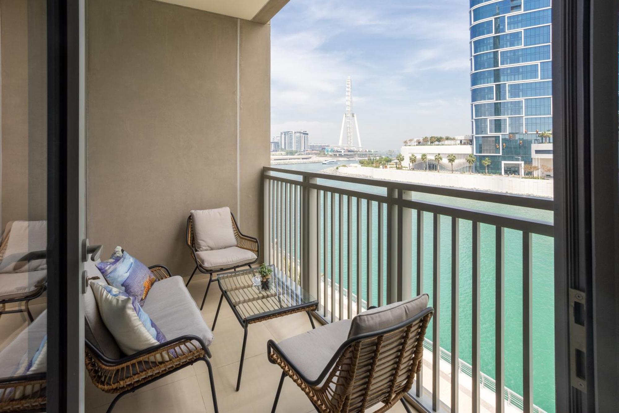 Waves Holiday Home - Waterfront Apartment With Breathtaking Sea Views دبي المظهر الخارجي الصورة